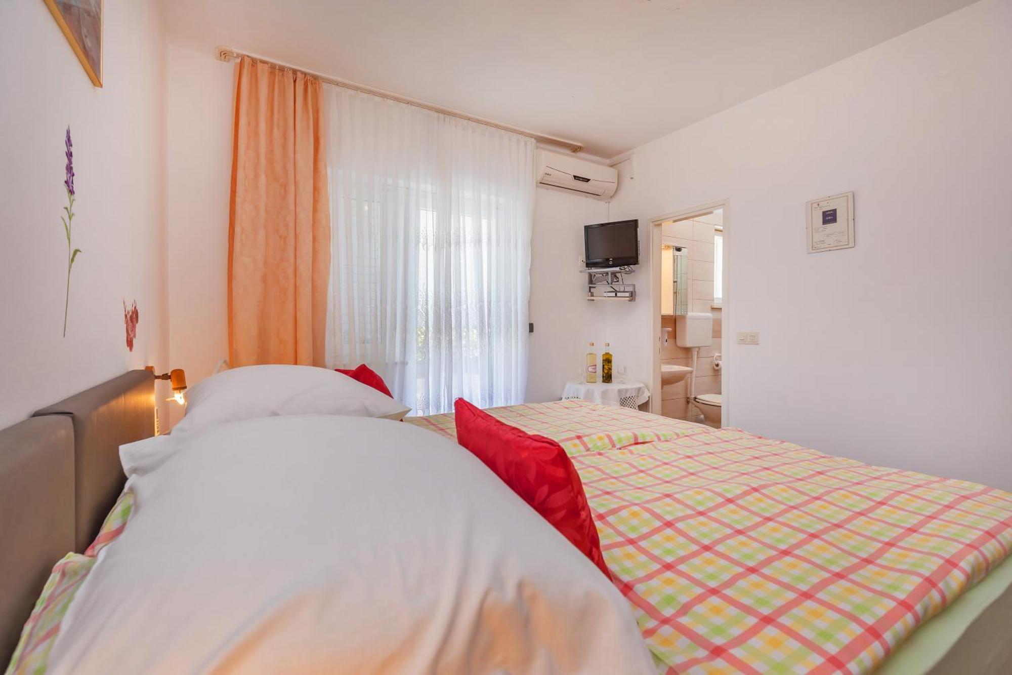 Apartments Galic Mlini Buitenkant foto