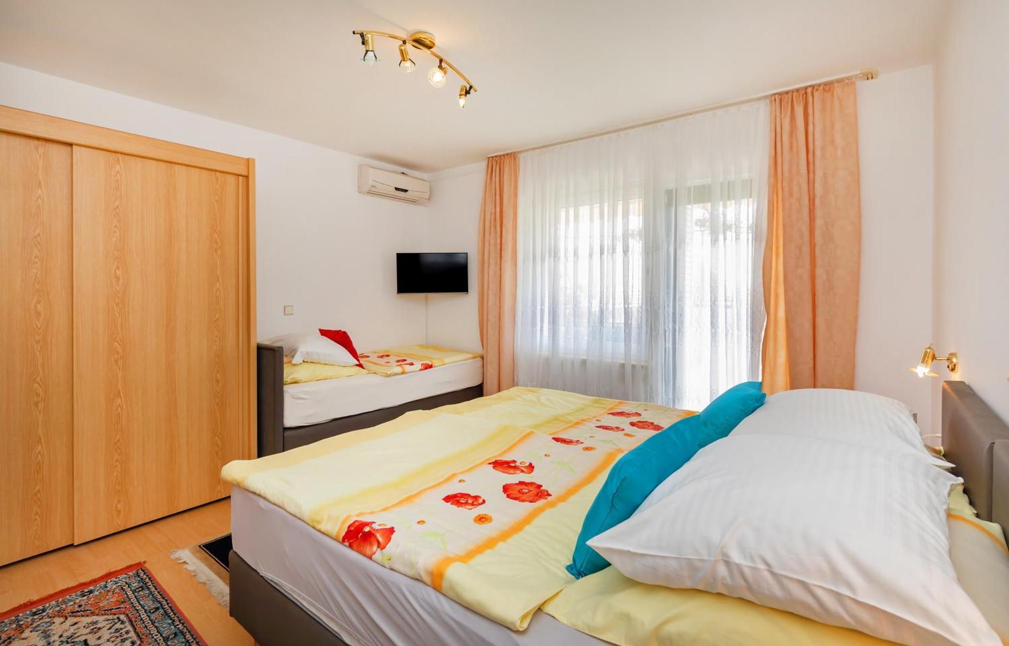 Apartments Galic Mlini Buitenkant foto