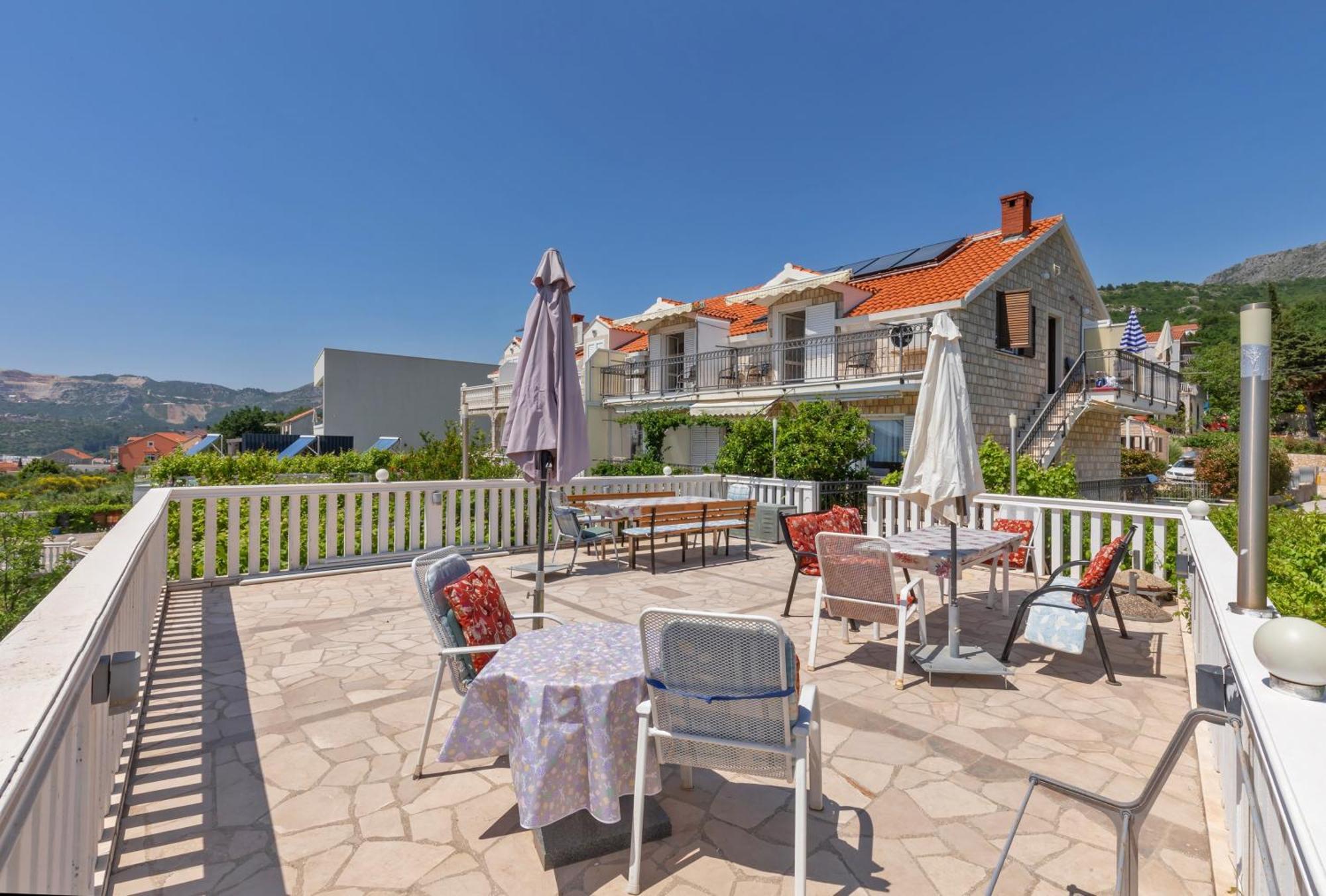 Apartments Galic Mlini Buitenkant foto