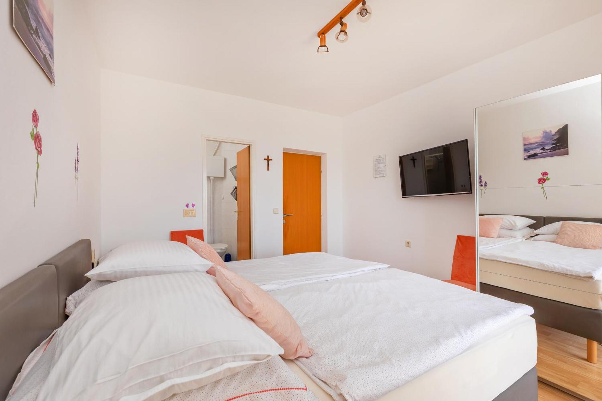 Apartments Galic Mlini Buitenkant foto